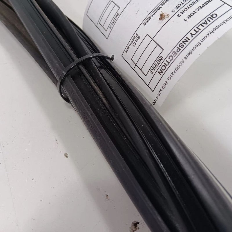 Honda CR-V Door Glass Window Seal Rubber Right Passenger Front  2012 2