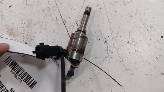 353102B130 Fuel Injection Injector 1.6L Fits 12-17 ACCENT