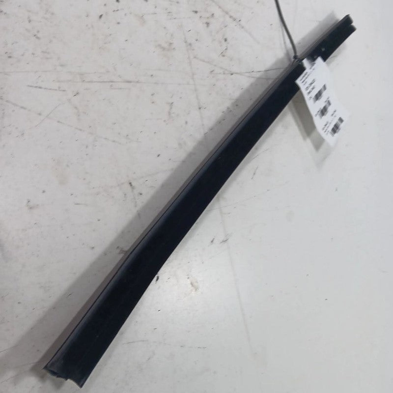 Buick Encore Right Rear Weather Strip Interior  2017 2018 2019 2020 OE
