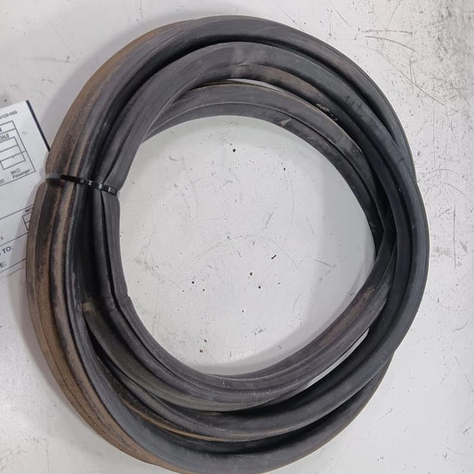 Hyundai Elantra Trunk Lid Hatch Door Rear Back Rubber Seal  2017 2016 2015 2014 