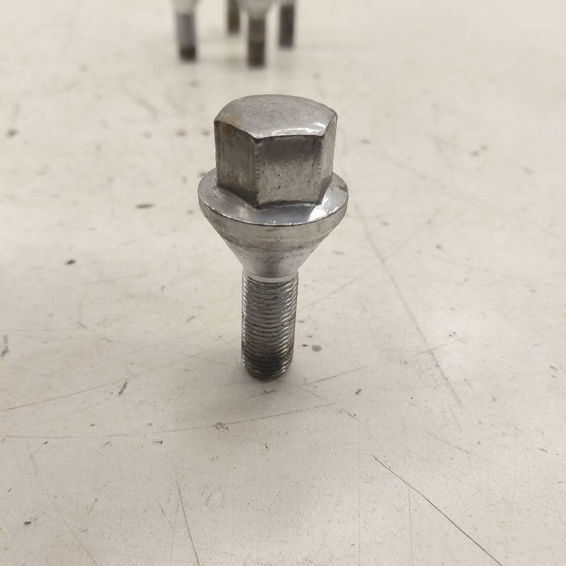 Jeep Cherokee Lug Nut Set  2019 2020 2021