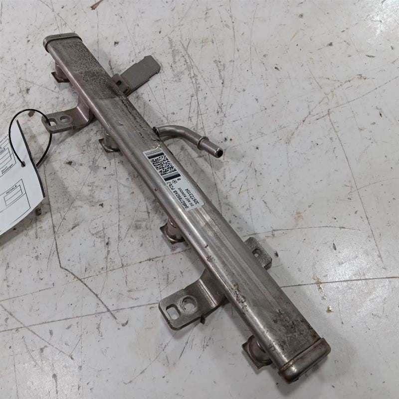 Jeep Renegade Fuel Rail Injection Injector Mount Bar  2.4L 2015 2016 2017 2018