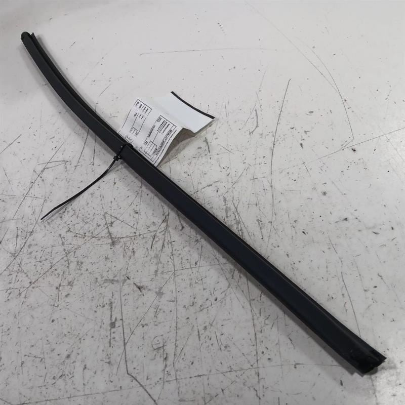 Hyundai Accent Right Front Weather Strip Interior  2012 2013 2014 2015 2016 2017