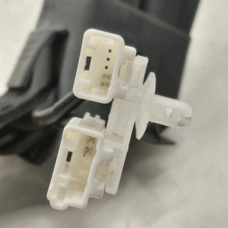 Toyota Prius Seat Belt Buckle Latch Left Driver Rear Back  2022 2021 2