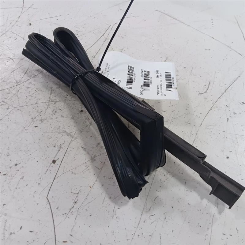 Kia Soul Door Glass Window Seal Rubber Left Rear Back  2017 2018 2019
