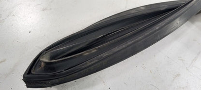 Hyundai Accent Door Glass Window Seal Rubber Right Passenger Front 200