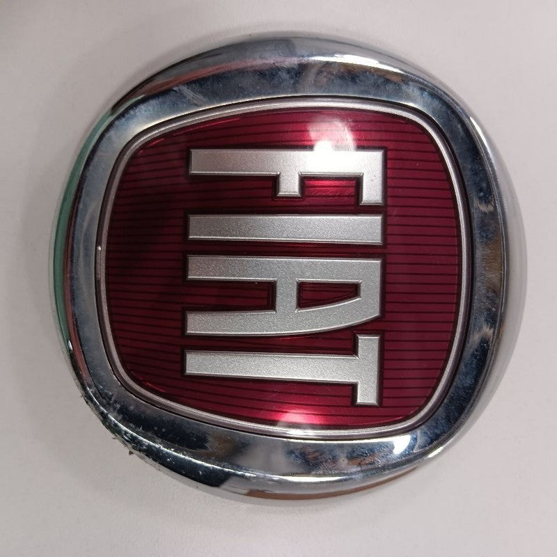 Fiat 500 Trunk Lid Logo Emblem Badge Rear Back  2014 2015 2016