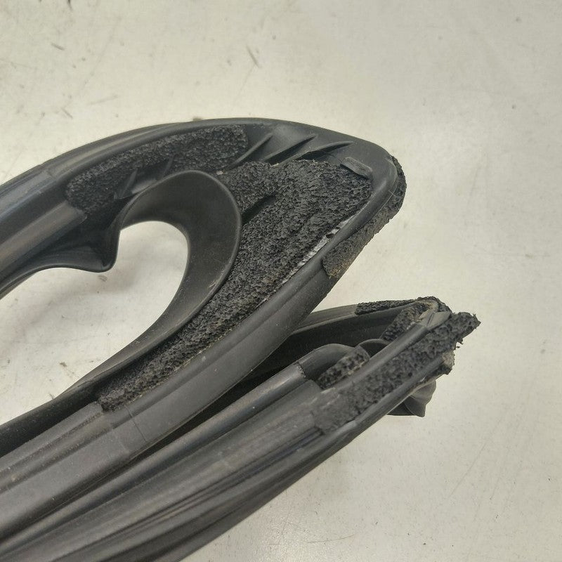 Mazda 6 Door Glass Window Seal Rubber Right Passenger Front  2016 2015