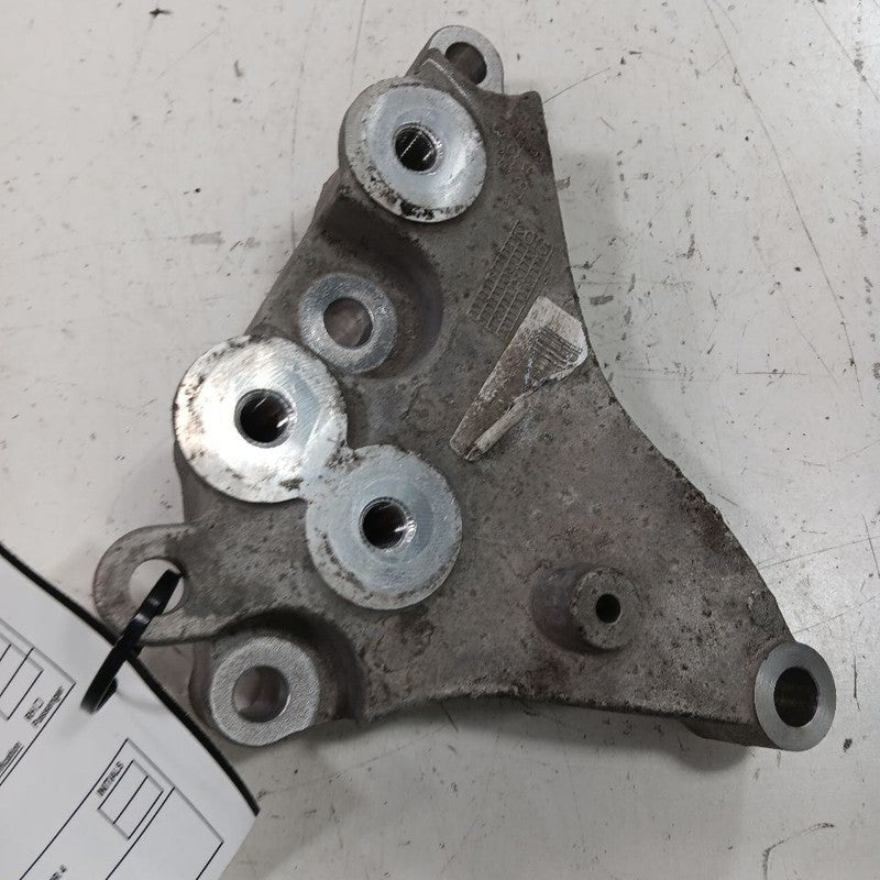 Fiat 500 Transmission Crossmember Support Bracket 2016 2017 OEM