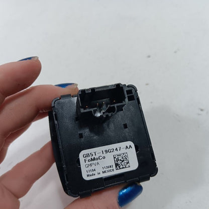 Ford Explorer 110V Outlet Cracked Cover 2016 2017 2018 2019 OEM