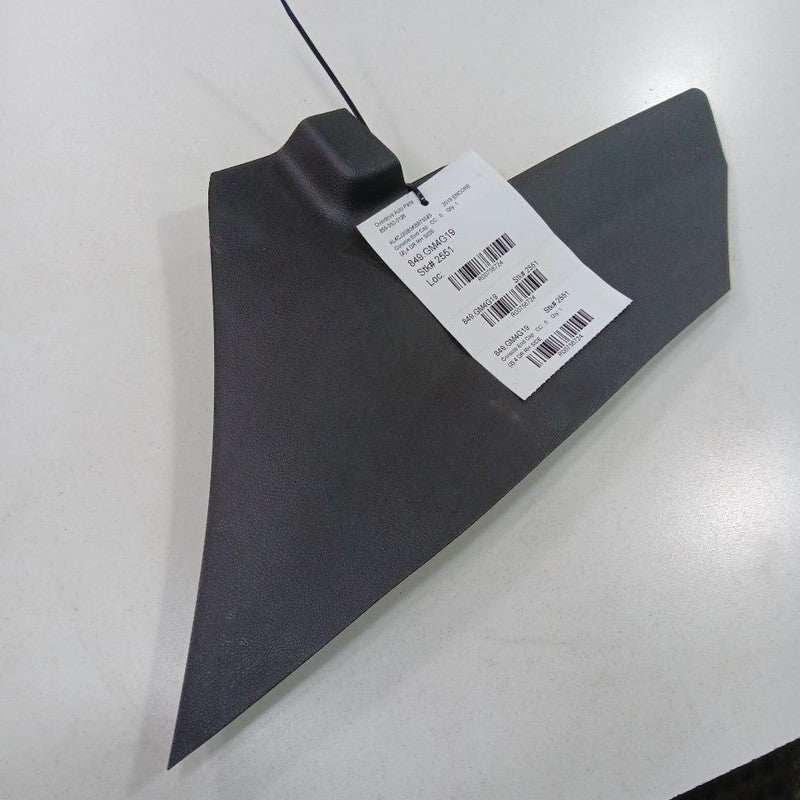 Buick Encore Center Console Ride Hand Side Rear End Cap Trim Cover  2019 2018 20