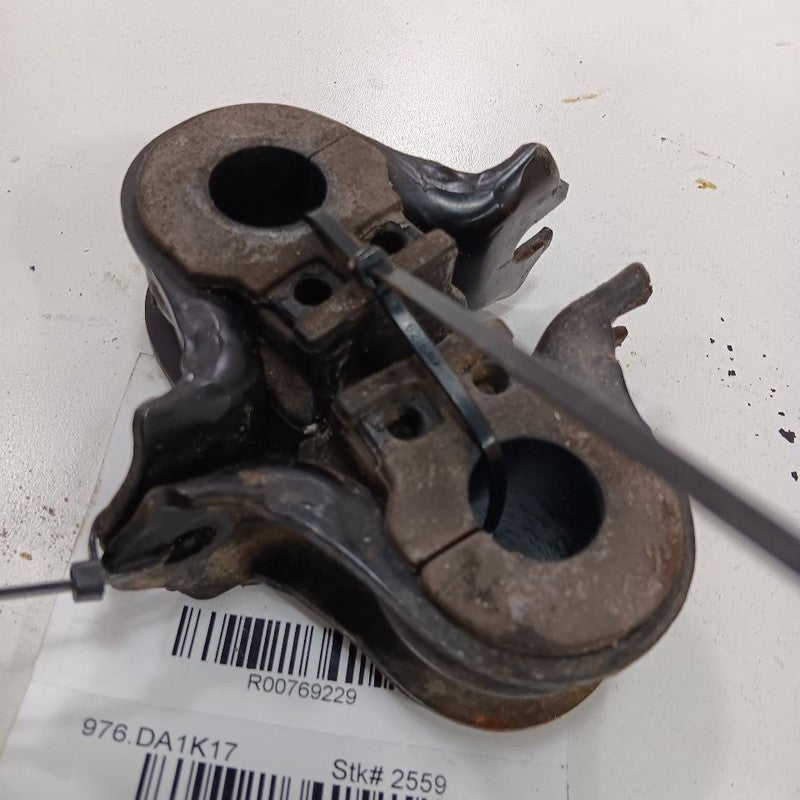 Nissan Altima Front Sway Bar Bushing Mounting Bracket  2017 2016 OEM