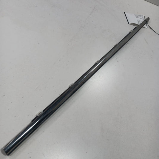 Kia Sorento Door Glass Window Weather Strip Trim Front Left Driver  20