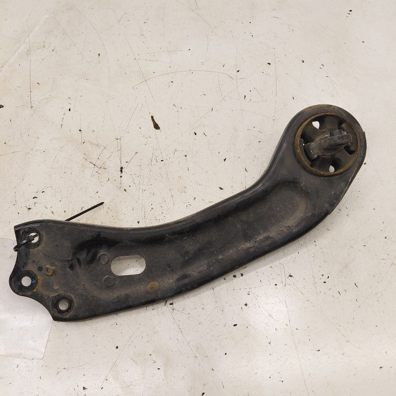 Passenger Right Lower Control Arm Rear Trailing Arm 16-20 Kia Sorento