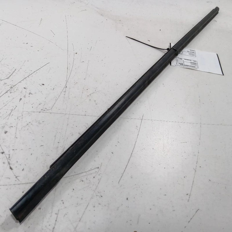 Hyundai Accent Door Glass Window Weather Strip Trim Front Left Driver 