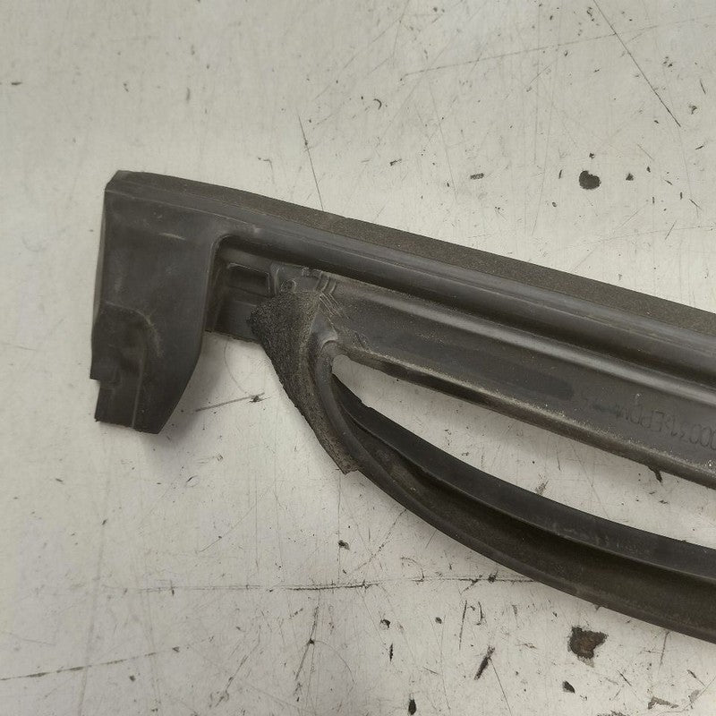 Ford Edge Door Glass Window Seal Rubber Left Driver Front  2018 2017 2