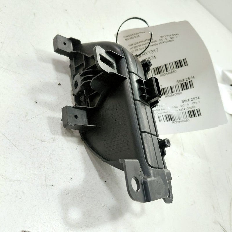 Hyundai Tucson Passenger Right Rear Door Pull Handle {83741D3000} 2016 2017 2018