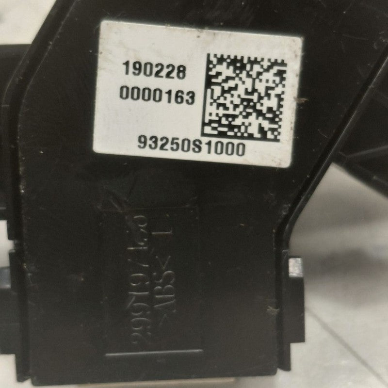Driver Front Door Memory Switch Fits 19-23 Hyundai Santa Fe