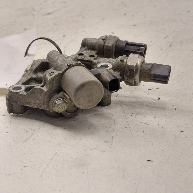 Honda Clarity Variable Timing Gear Oil Control Valve Solenoid Cylinder