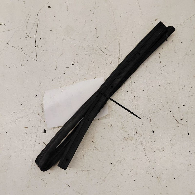 Buick Encore GX Cowl Vent Panel Hood Rubber Seal  2020 2021 2022 2023