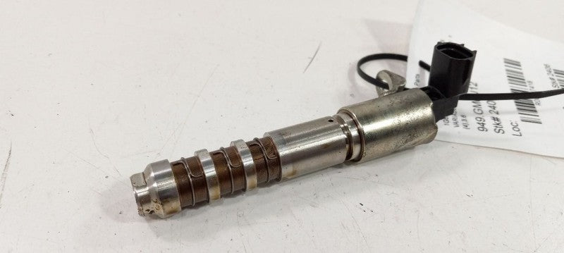 Cadillac CTS Variable Timing Gear Oil Control Valve Solenoid Cylinder 
