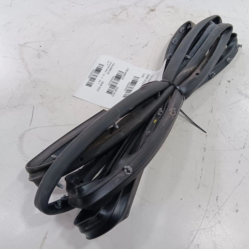 Jeep Renegade On Door Seal Rubber Left Driver Rear Back   2021 2020 2019