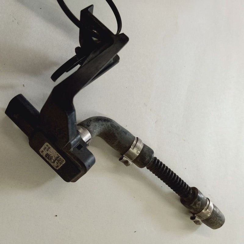 Alfa Romeo Stelvio Crankcase Pressure Sensor {68302774AB} 2018 2019 20