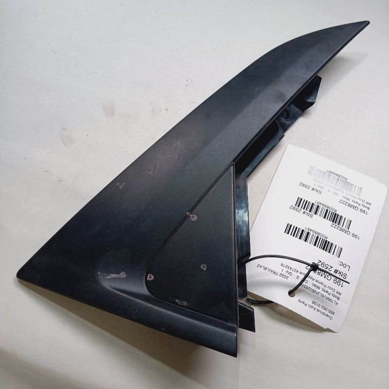 Chevy Trailblazer Passenger Right Rear Door Frame Applique {42743278} 