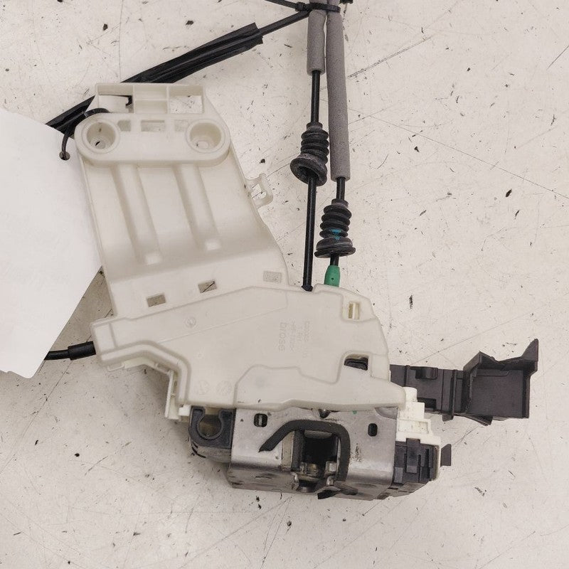 Fiat 500 X Model   Door Latch Lock Right Passenger Front  2016 2017