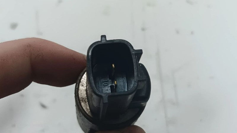 Nissan Rogue Variable Timing Gear Oil Control Valve Solenoid Cylinder 