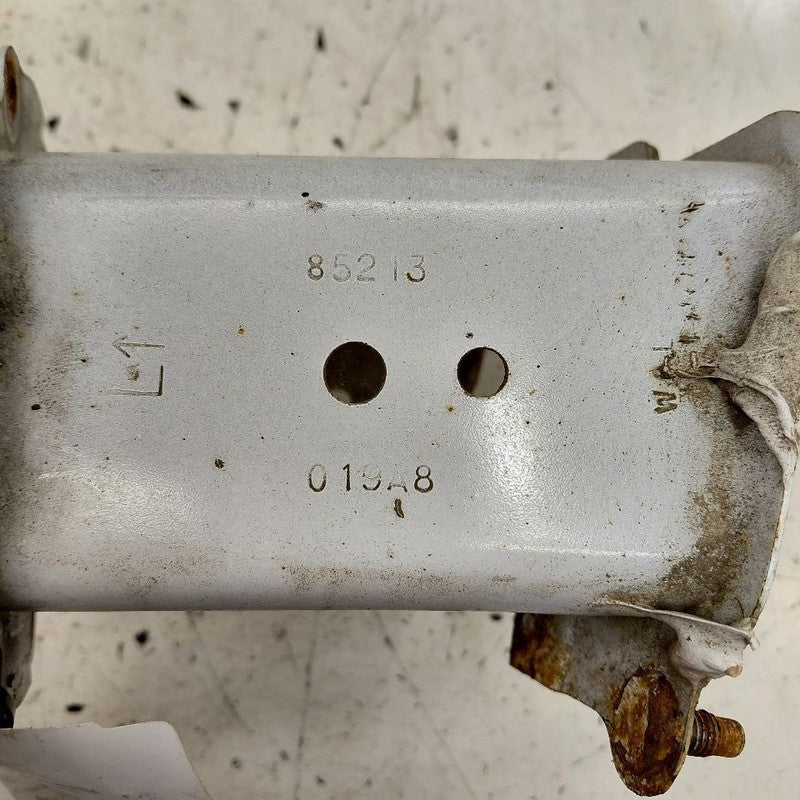 Nissan Versa Note Bumper Mount Bracket Left Driver Side Rear  2019 201