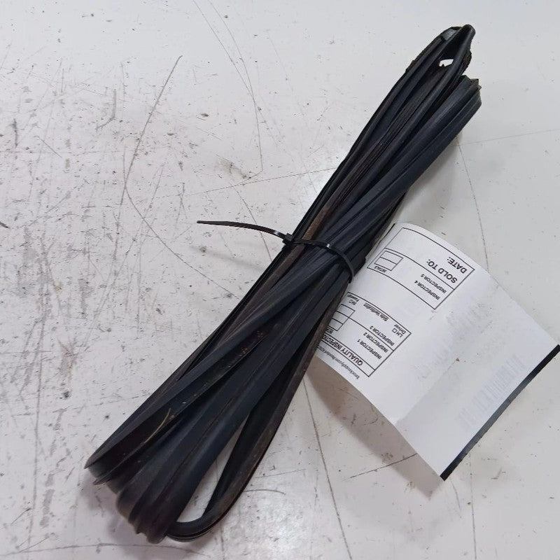 Legacy Outback Door Glass Window Seal Rubber Left Driver Front  2015 2