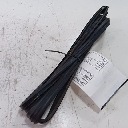 Legacy Outback Door Glass Window Seal Rubber Left Driver Front  2015 2