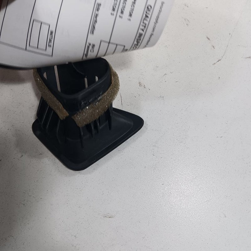 Jeep Cherokee Defrost Vent Right Passenger Side  2015 2016 2017 OEM