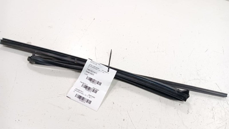 Mazda 3 Door Glass Window Seal Rubber Right Passenger Rear Back 2010 2011 2012 2