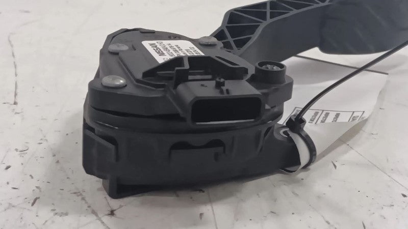 Nissan Rogue Gas Pedal  2014 2015 2016 2017 OEM