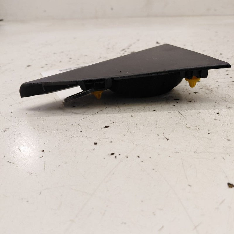Kia Sorento Left Rear Interior Door Window Corner Trim 2018 2017 2016