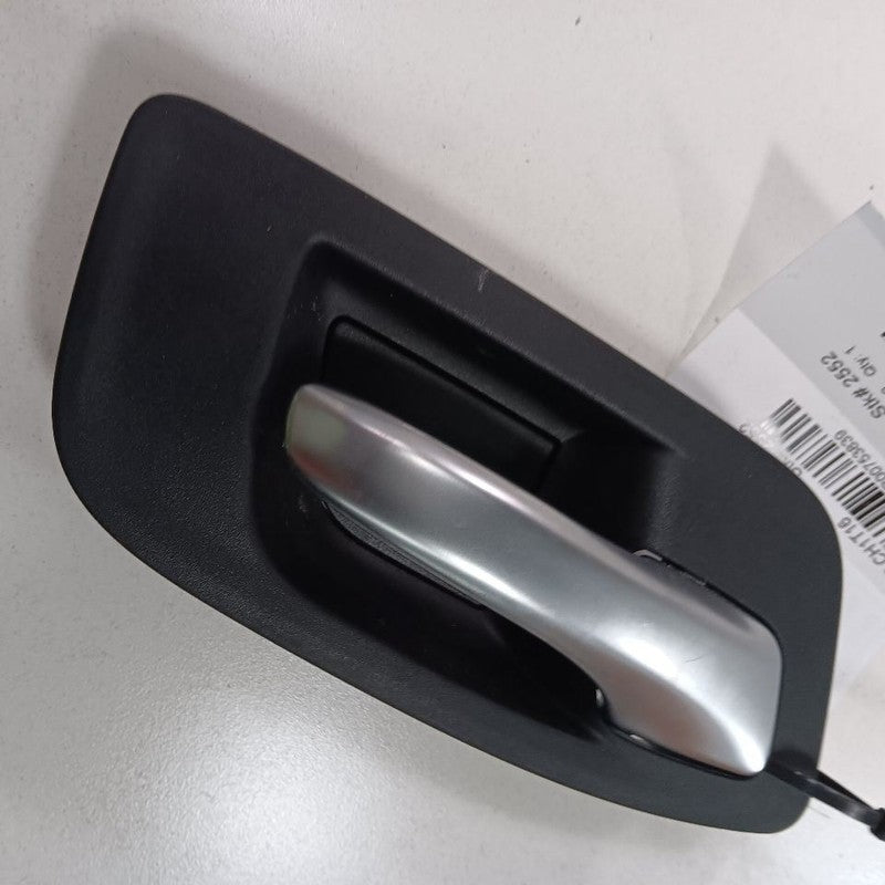 Chrysler 300 Door Handle Right Passenger Front Interior Inside  2015 2016 2017 