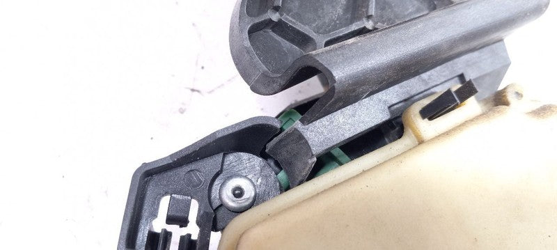 Volkswagen Jetta Door Latch Lock Right Passenger Rear 2003 2002 2001 2
