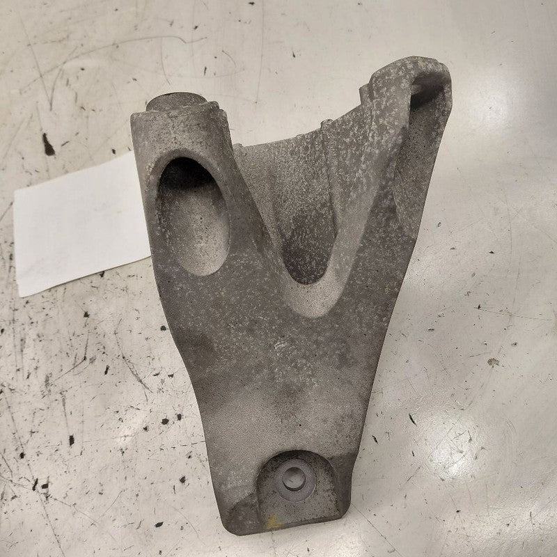Cadillac CT6 Passenger Right Side Engine Mount Bracket  2018 2017 2016