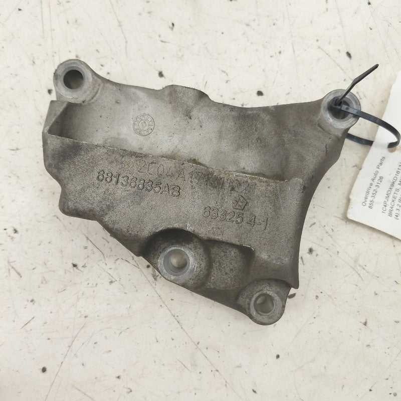 Jeep Cherokee Passenger Right Engine Mount Bracket  2019 2020 2021