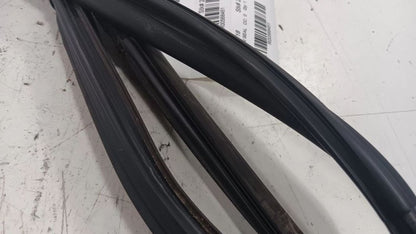 Subaru Forester Door Glass Window Seal Rubber Right Passenger Rear Bac