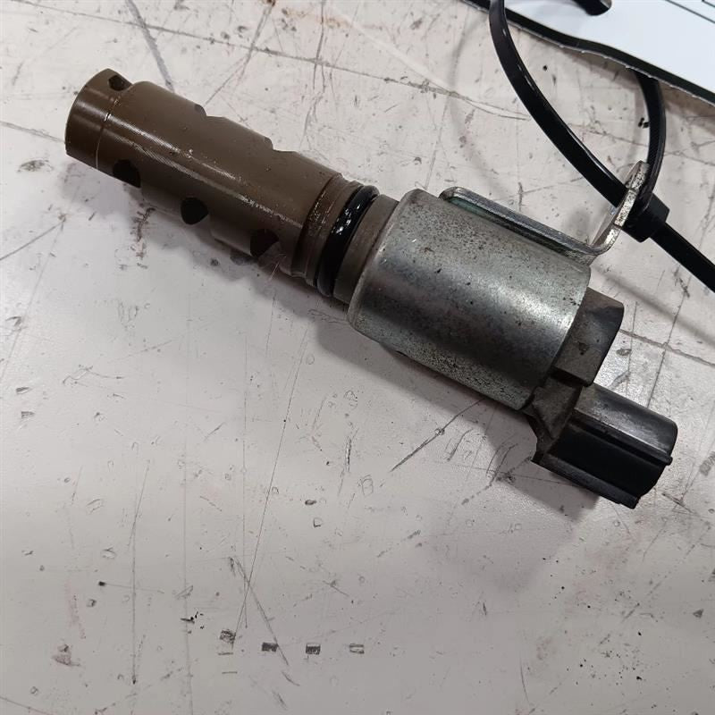 Toyota Camry Variable Timing Gear Oil Valve Solenoid Cylinder Head 2.5L 2012 