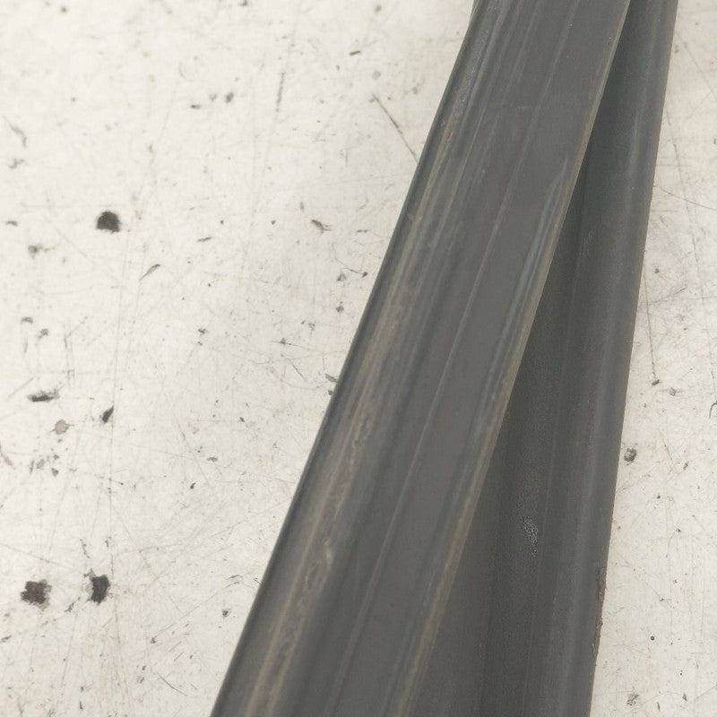 Hyundai Kona Door Glass Window Seal Rubber Left Driver Front  2021 202