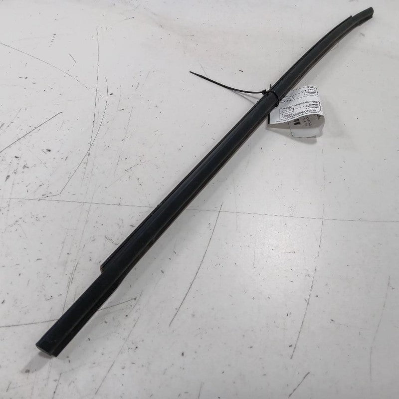 Hyundai Accent Door Glass Window Weather Strip Trim Rear Right Passenger Side Ba