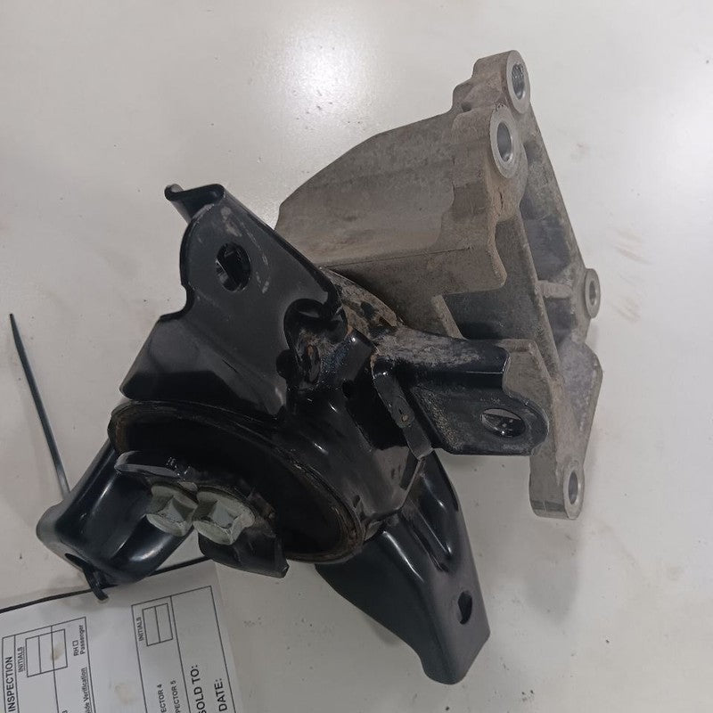Kia Sorento Engine Motor Mount Left Driver  2.4 2018 2017 2016