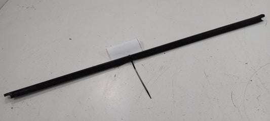 Volkswagen Jetta Door Glass Window Weather Strip Trim Front Right Pass