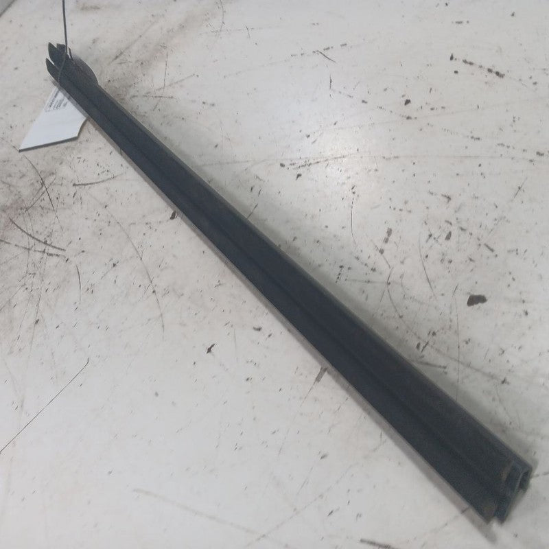 Chevy Trailblazer Right Front Weather Strip Interior  2021 2022 2023 2