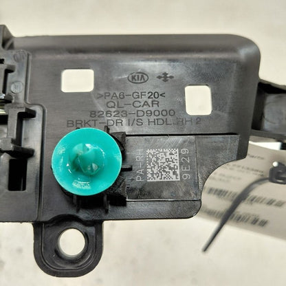 Kia Sportage Door Handle Right Passenger Rear Interior Inside  2020 20