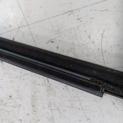 Nissan Kicks Door Glass Window Weather Strip Trim Front Right Passenge
